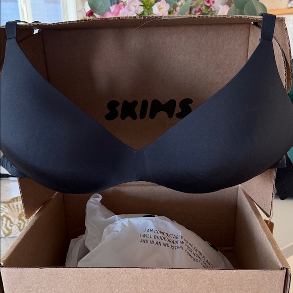 SKIMS WIRELESS FORM PUSH-UP PLUNGE BRA 32D NWT (Lot of 3) - Picture 6 of 10